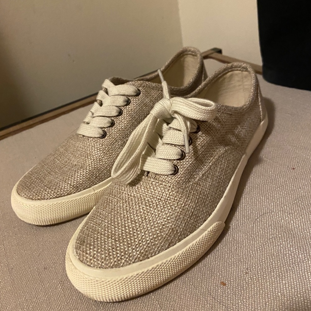 Women’s sneakers